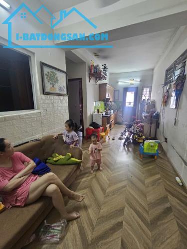Siêu Rẻ, căn góc tòa CT10 Đại Thanh 56m2, 2pn,2vs, full NT, Sổ đỏ giá chỉ 2,42 tỷ. LH 0378 - 1