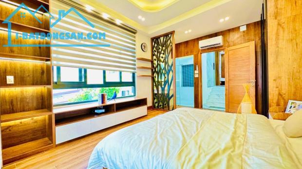 NHÀ PHỐ 5 TẦNG - 105M2 - ĐƯỜNG LỚN VỪA Ở VỪA KINH DOANH - TẶNG HẾT NỘI THẤT HIỆN ĐẠI - 2