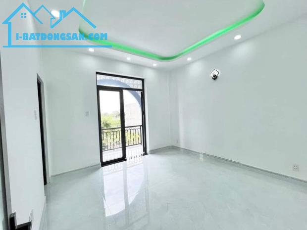 Ngân Hàng Thanh Lý Bán Gấp Nhà Lầu 100m2 thổ cư 100% - Gần Trạm Thu Phí Bửu Long