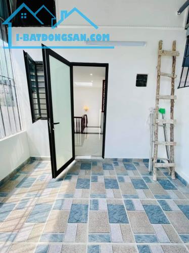 Bán nhà đẹp phố Hoàng Hoa Thám 35m2 5tầng mặt tiền 3.5m hơn 6tỷ Ba Đình