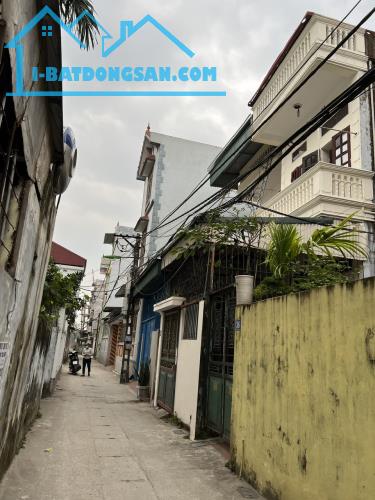 BÁN ĐẤT TẶNG NHÀ 2 TẦNG CŨ TẠI LIÊN NINH, THANH TRÌ - DT: 50 M2 - 1