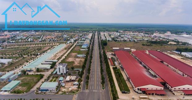 HỤT VỐN MỞ SPA, BÁN GẤP 2.050M2 ĐẤT NGAY KCN BECAMEX, ĐƯỜNG 12M, TIỆN MỞ GARA. GIÁ 300TR
