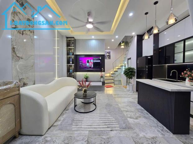 Vip 🏠🏠! Nhà 3 tầng sát mặt tiền Lê Duẩn - Full nội thất sang xin. - Giá nhỉnh : 4 tỷ ( t - 2