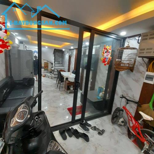 Nhà chính chủ cần bán gấp tại Khương Trung, Thanh Xuân, 30m2, 3 tầng, giá 3.5 tỷ, tiềm