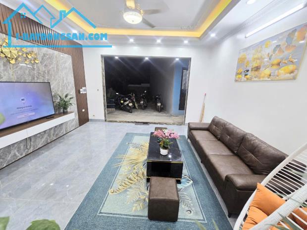 BÁN NHÀ CỔ ĐIỂN A TỨ HIỆP. Ô TÔ 7 CHỖ ĐỖ CỬA 45M2 5 TẦNG. 4,5 - 1