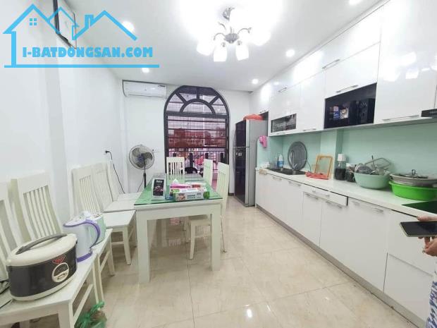Bán nhà Ông Bích Khiêm, Ba Đình, 55m, 5 tầng thang máy, phân lô, 15m ra phố. Giá 12.7 tỷ - 2