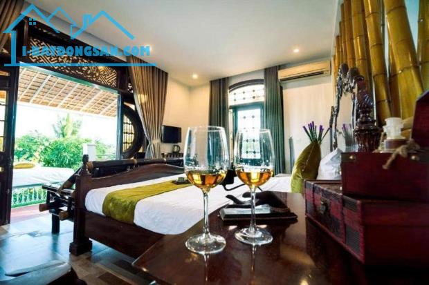 VILLA VỊ TRÍ VIP HIẾM CÓ VIEW SÔNG TRỰC DIỆN - 2 HỒ BƠI - STYLE CỔ ĐIỂN GÂY THƯƠNG NHỚ. - 1