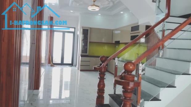 Nhà 3 tầng mới tinh mặt tiền hẻm nhựa 10m 126 Nguyễn Văn Tạo Long Thới Nhà Bè 104m2 5,65tỷ - 2