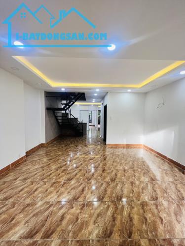 Hiếm!Khu VIP P.2 ! Biệt thự 2 tầng đường Hậu Giang,150m2, 4PN,nở hậu.Pháp lý chuẩn. - 4