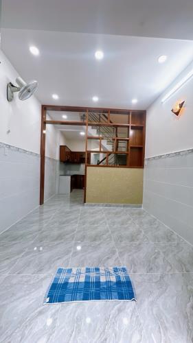 BÁN GẤP NHÀ mới xây Đoàn Văn Bơ Q.4 giá chỉ 2tyxxx TL ,DTSD 75m2 - 4