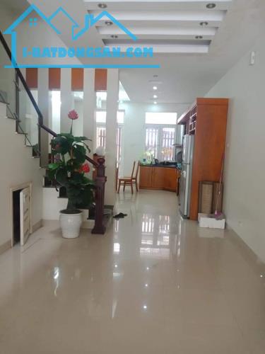 Trịnh Văn Bô, nhà 5 tầng 3 ngủ, ô tô gần, giá 3.95 tỷ - 2