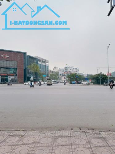 HIẾ.M HOT. NHÀ LONG BIÊN, Ô TÔ VÀO NHÀ, SỔ A4, 3 BƯỚC RA NGÔ GIA TỰ, KINH DOANH, GIA ĐẦU T