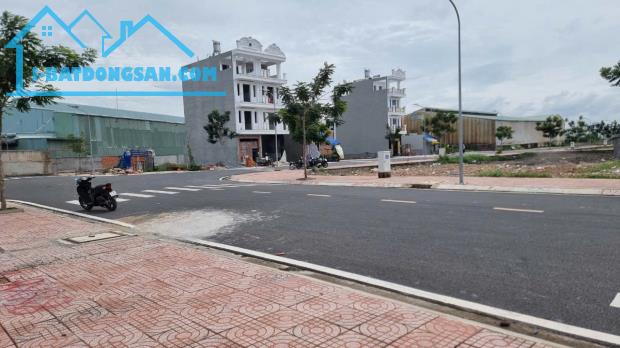 Thanh lý gấp 100m2 ngay nút giao Võ Nguyên Giáp với QL1A, đã có sổ riêng - 1