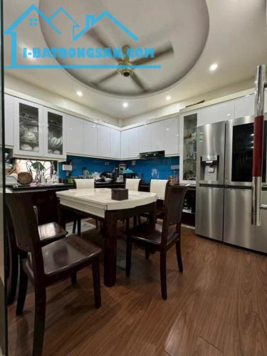 Bán Nhà Ngõ 447 Phố Ngọc Lâm, Long Biên, 40m2 x 5 Tầng, Phân Lô, Vỉa Hè, Ô Tô, Kinh Doanh - 2