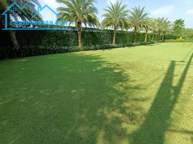 Gấp bán đất Thủ Đức, gần chợ Long Phước, Vinhomes, Q.9(cũ), nền dt 13000m2, chỉ 139 tỷ.