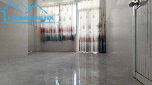 🏠NHÀ BÁN T N BÌNH P.2 NHÀ MỚI 2 LẦU Ở NGAY 50M2 NGANG 4.2 XE HƠI ĐẬU HẼM CỤT KO CÒN LỘ GI