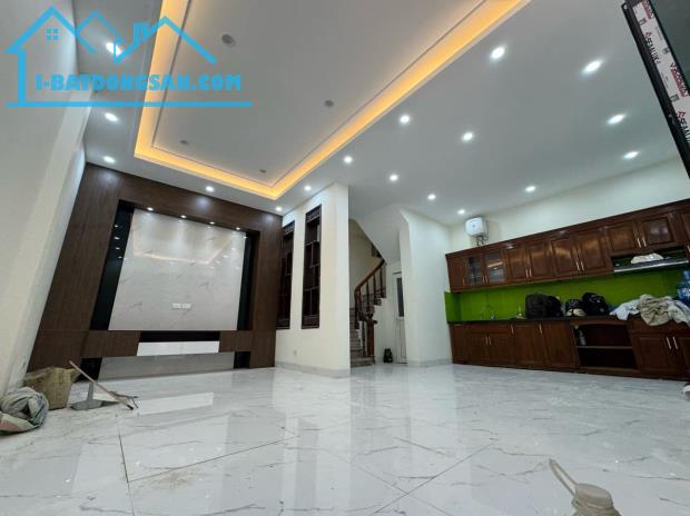 BÁN NHÀ  MẶT PHỐ TÔ VĨNH DIỆN - THANH XUÂN. DT58M. 4T. MT7M. GIÁ 24,5 TỶ