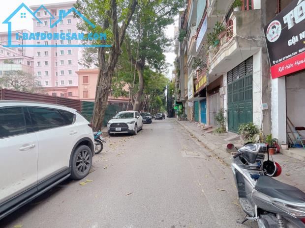 Bán nhà Phường Mai Dịch 168m2 – MT 10m – Ô tô tránh trước nhà – Kinh doanh tốt – 28,5 tỷ .