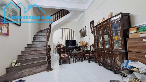 Bán nhà Phường Mai Dịch 168m2 – MT 10m – Ô tô tránh trước nhà – Kinh doanh tốt – 28,5 tỷ . - 1