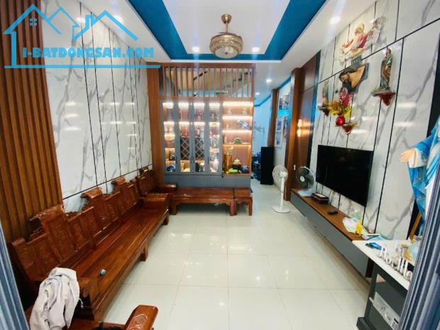 Nhà đẹp 4 tầng, ngay Liên Phường, Phân lô, xe hơi tránh, 60m2, 4PN, nhỉnh 5 tỷ