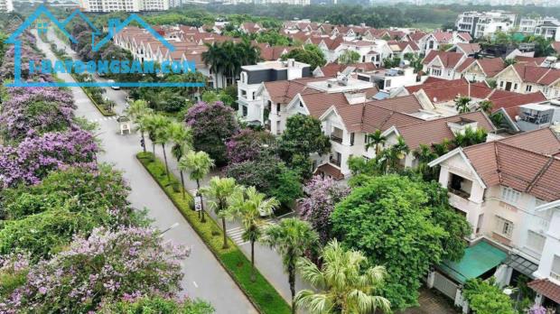 Bán biệt thự Ciputra view công viên và sân golf, thiết kế đẹp nội thất đầy đủ, gần Hồ Tây - 1