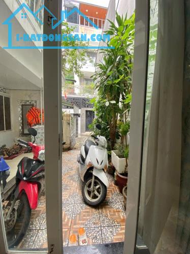 -- Cần bán nhanh nhà hẻm Bạch Đằng trung tâm tp Nha Trang -- Diện tích 40m² full ở đô thị. - 1