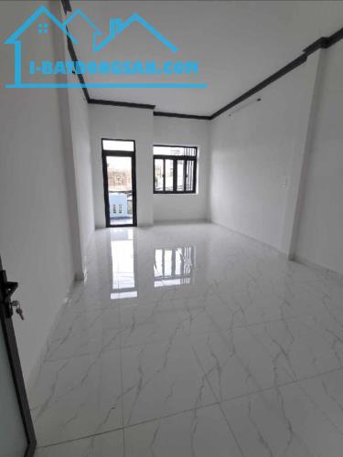 Bán nhà Bình Tân Hẻm xe tải, DT 4m × 18m, giá chỉ 4.7 tỷ thương lượng tốt. - 1
