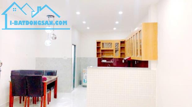 Nhà mới đẹp tặng luôn nội thấy xịn - hẻm Ôtô Huỳnh Tấn Phát - Quận 7 - 52m2- nhỉnh 6.x tỷ