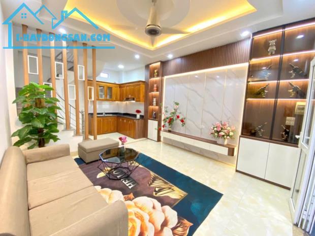 NHÀ MỚI NGUYỄN TRÃI - LÔ GÓC, VIEW MỞ, TIỆN ÍCH ĐẲNG CẤP, NỘI THẤT CAO CẤP - 5.5 TỶ/43m