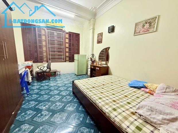 Bán Gấp - Phân Lô - Ô TÔ Tránh - Nguyễn Chí Thanh - Ba Đình - Dt :43m2/5tầng*nhỉnh 16 tỷ