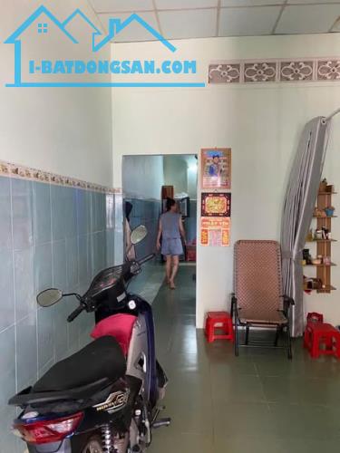 NHÀ NGAY SÂN BANH TÂN XUÂN - HÓC MÔN 72M2. CHỈ 2,8 TỶ TL. - 2