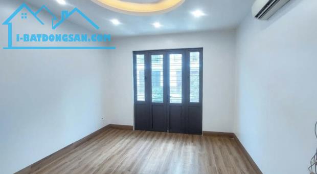 Bán nhà 3,75 tỷ Chợ Hoa Quả, Sở Dầu, Hồng Bàng , 3 tầng ,40m2. DN.40.4.11m