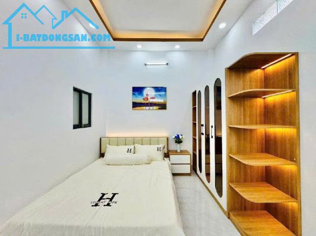NHÀ MỚI ĐẸP LUNG LINH VÀO Ở NGAY, HXH, NGAY CHỢ THẠCH ĐÀ, 54M2, 3 TẦNG 4 PN, SỔ VUÔNG,