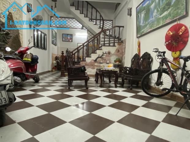 NHÀ LẠC TRUNG - PHÂN LÔ Ô TÔ ĐỖ CỬA - VỈA HÈ - 2 THOÁNG TRƯỚC SAU - 50M2 - 13.8TỶ - 4