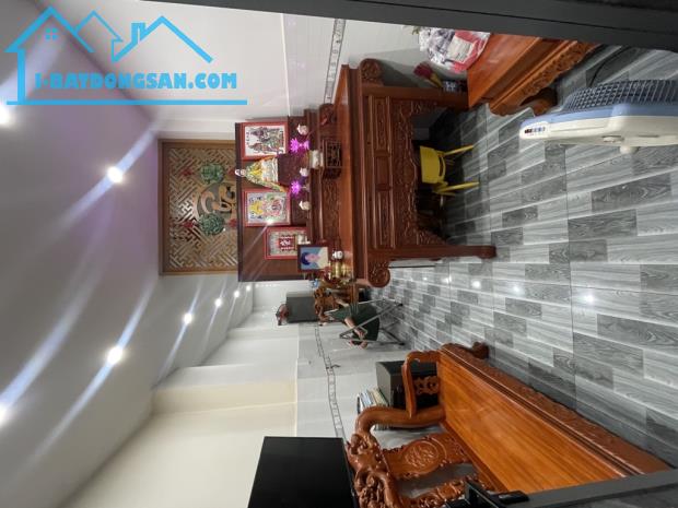 Bán nhà HXH Sát Mặt tiền Trường Chinh, Gần Bà Quẹo, Tân Sơn Nhì, 3 Tầng, 4PN. Gía 5 tỷ