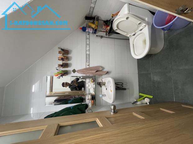 Bán nhà HXH Sát Mặt tiền Trường Chinh, Gần Bà Quẹo, Tân Sơn Nhì, 3 Tầng, 4PN. Gía 5 tỷ - 2