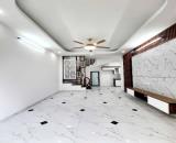 VIP TRUNG TÂM THANH TRÌ 50M, 5 TẦNG THANG MÁY, GẦN CHỢ - 7 CHỖ QUA NHÀ - GIÁ HƠN 8 TỶ