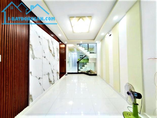 BÁN NHÀ TÂN BÌNH, PHƯỜNG 10, HẺM BG SÁT XE HƠI ĐỖ, 45M2 3 TẦNG 3PN MỚI ĐÓN TẾT, 4.7 TỶ TL