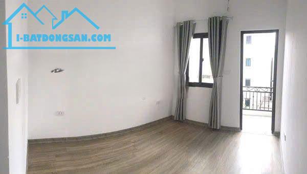 Cho thuê nhà ngõ 120 Kim Giang, 30m2, 3 tầng, 4 ngủ, đủ công năng, 10 Triệu - cho ở GĐ, - 1