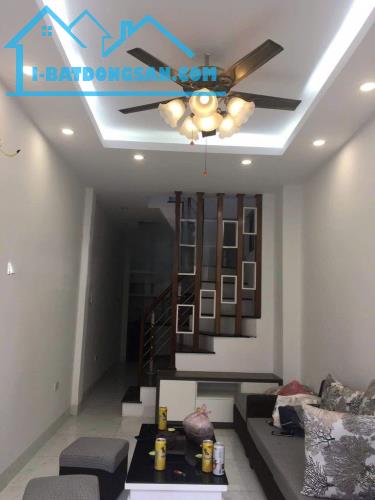 Cho thuê nhà ngõ 120 Kim Giang, 30m2, 3 tầng, 4 ngủ, đủ công năng, 10 Triệu - cho ở GĐ, - 2