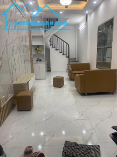 Bán Nhà Hoàng Văn Thái 25M x 4T Giá 5,95 Tỷ. Phân lô - 30m ra ô tô - full nội thất