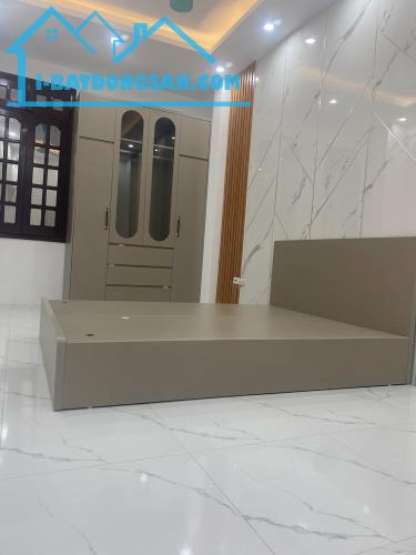 Bán Nhà Hoàng Văn Thái 25M x 4T Giá 5,95 Tỷ. Phân lô - 30m ra ô tô - full nội thất - 1