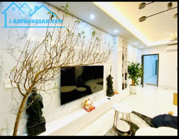 Nhà mặt phố Đặng Vũ Hỷ, đường rộng 40m, 96m2x5 tầng, kinh doanh vô đối, 19.6 tỷ 0976285499