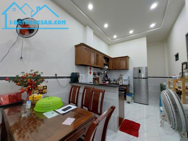 Nhà đẹp đón Tết🎉70m2, 4PN, hẻm xe hơi thông từ TTN5 qua TTN1, Quận 12 giá chỉ 6.35 tỷ - 4