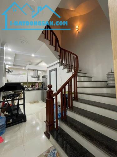 NHÀ ĐẸP TRUNG TÂM NGỌC LÂM 56M2 x 4T NGÕ THÔNG PHỐ CỔ ẨM THỰC. 9,9TỶ - 4