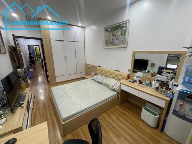NHÀ ĐẸP TRUNG TÂM NGỌC LÂM 56M2 x 4T NGÕ THÔNG PHỐ CỔ ẨM THỰC. 9,9TỶ