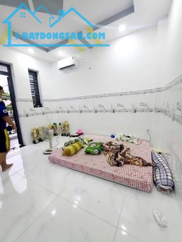 Nhỉnh 6 Tỷ. Bán nhà HXH Vườn Lài, Phú Thọ Hòa, Tân Phú, 2T, 4x15, 60m2