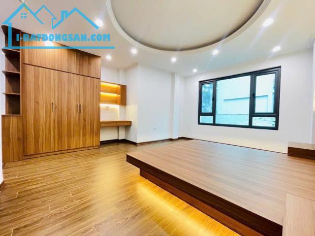 Bán nhà 7 tầng thang máy 40m2  nhỉnh 8 tỷ quận ba đình phố kim mã gần lotte Nhà như hình t