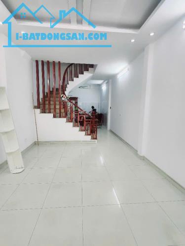 HIẾM NHÀ MINH KHAI, Ở LUÔN, Ô TÔ ĐỖ GẦN, 50M RA PHỐ, DT 48M2 GIÁ CHỈ 8.X TỶ