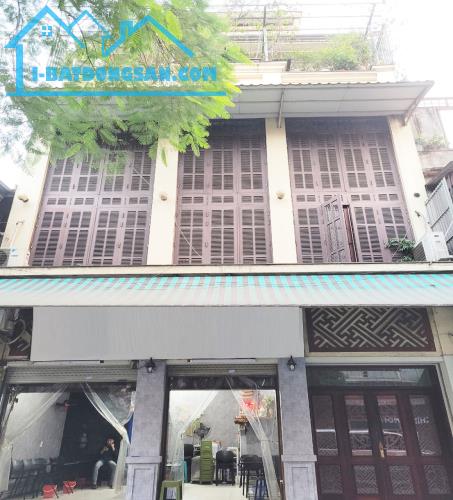 Bán Nhà Mặt Phố Ngọc Khánh, Ba Đình DT 213m2 x MT 8,2m, Giá Rẻ